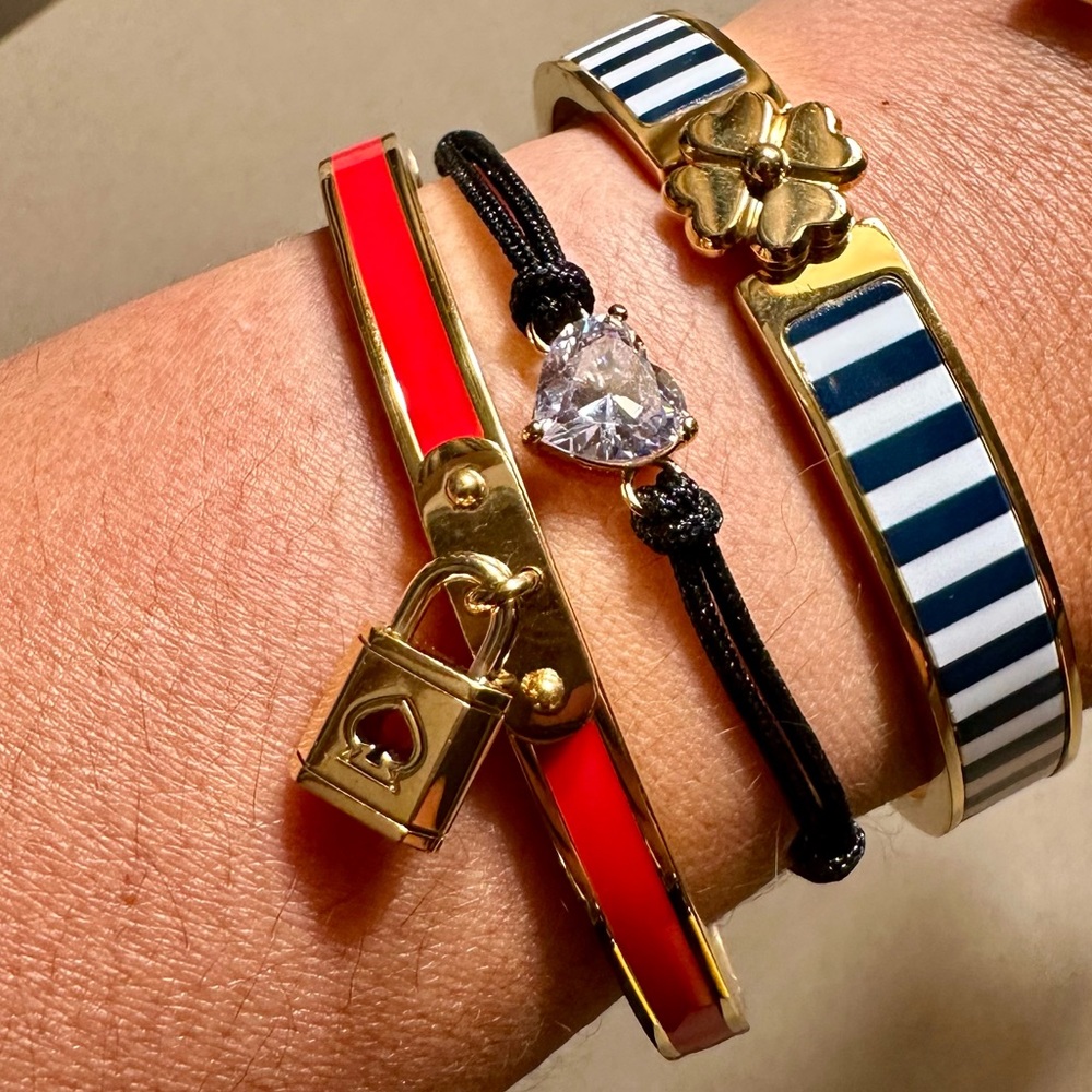 NWOT KATE SPADE ♠️ NEW YORK lock 🔒 and spade ♠️ charm bangle bracelet ORANGE - Picture 1 of 11